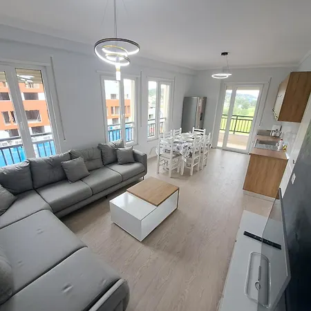 Appartamento Modern Apartament In Capital City Two Bedrooms Tirana